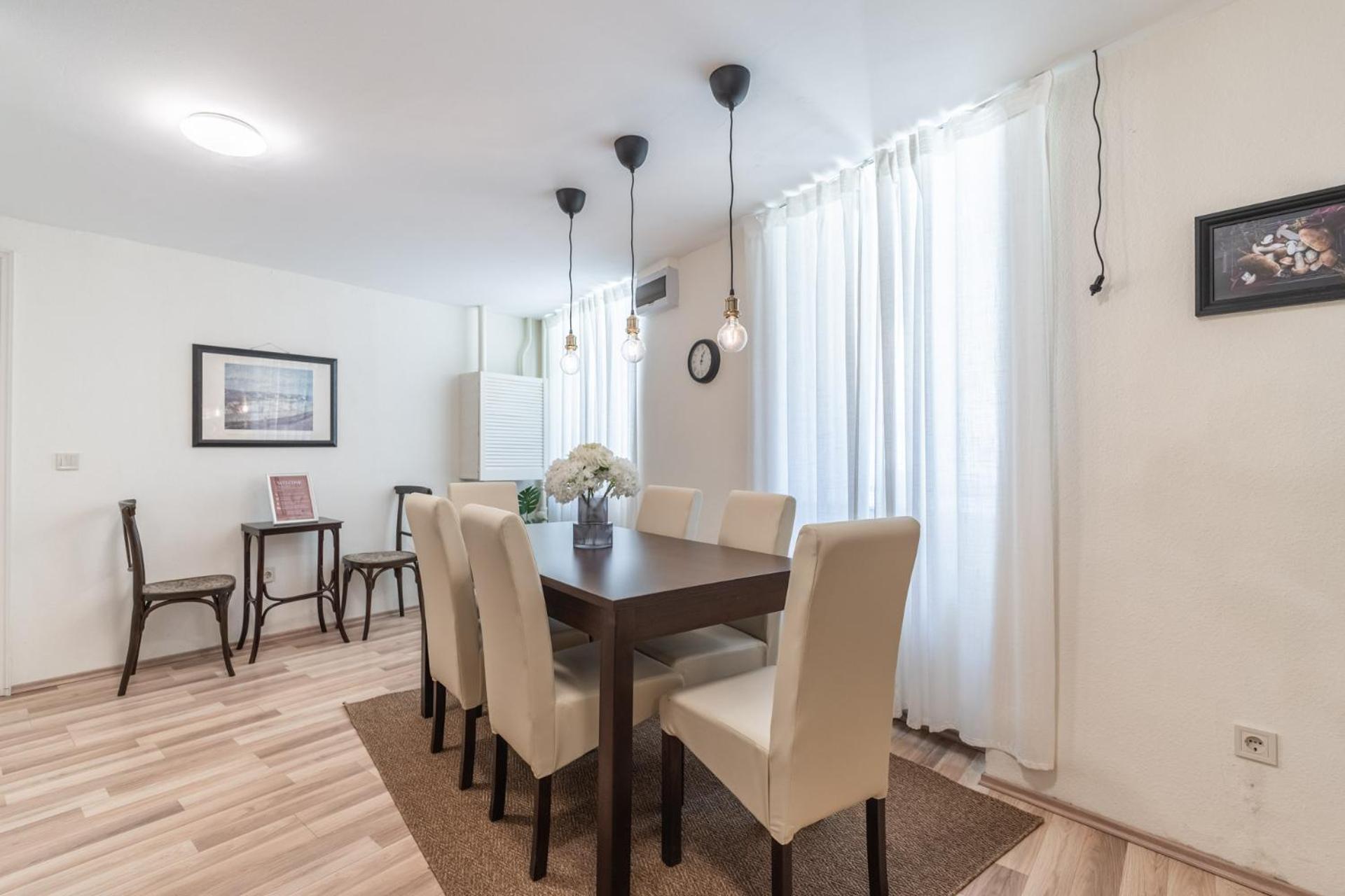 Comfy & Homy Vibe In The Heart Of